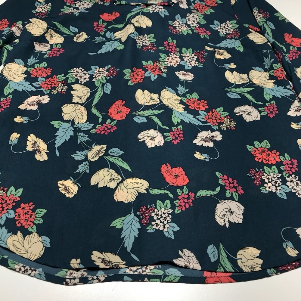 Floral Print Women's Top size medium - Picture 5 of 12